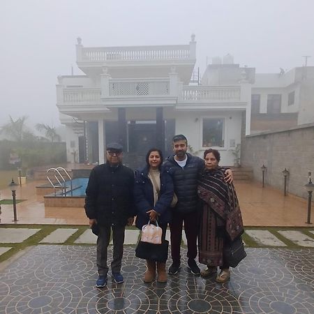 Greystone Villa, Swiming Pool , Bbq , Big Garden, Pool Table, Party Speaker, Bathtub, Kitchen, 15Mins To Golden Temple Amritsar Exterior foto