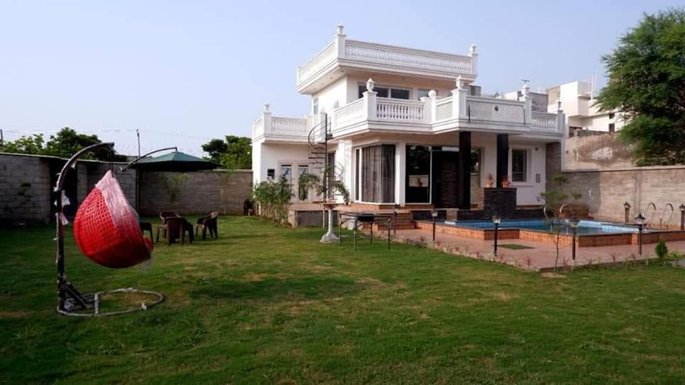 Greystone Villa, Swiming Pool , Bbq , Big Garden, Pool Table, Party Speaker, Bathtub, Kitchen, 15Mins To Golden Temple Amritsar Exterior foto